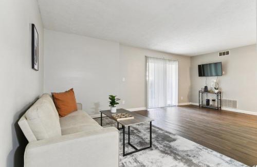 Cumberland Apartment | 400 Winchester 601l 2 Bed 2 Bath Newly Furnished