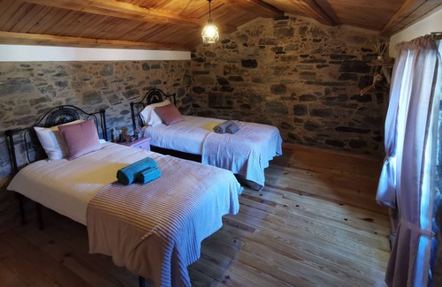 Oleiros House | 400 year old 3-bedroom farmhouse Central Portugal