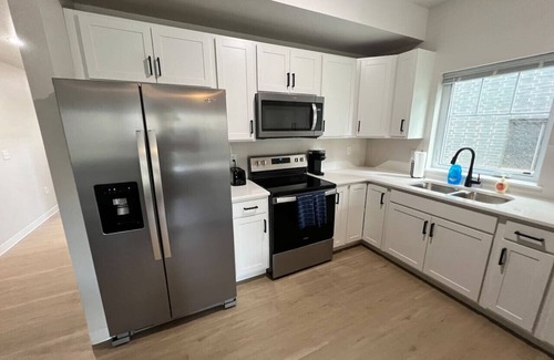 Iowa City House | 402 Spacious 3 Bedroom Townhouse