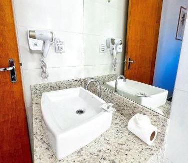 Patos de Minas Apartment | 403-AP próx Unipam e Parq Expo-AR-Elevador-Garagem