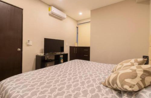 Historic Center Apartment | 403 Walk to Zocalo 1Bdrm 1bath AC apt Rooftop