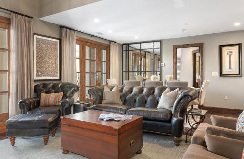 Avon Apartment | 406 The Ascent