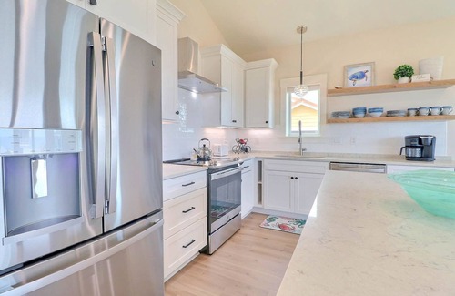 Sea Retreat House | 4071 Masterpiece * 3 Min Walk to Beach * Elevator
