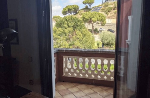 Sant Fost de Campsentelles Apartment | 40m2 suite with double bed and private bathroom.