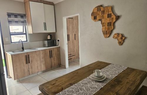 Kew House | 41 Fourth Road Guest House