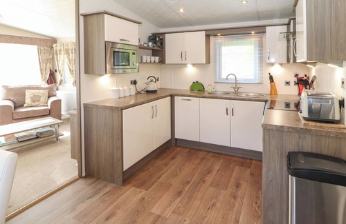 Yealand Conyers Cottage | 41, GRANDMA'S COTTAGE, pet friendly, with a garden in Carnforth