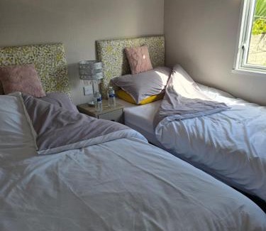 Patrington Haven House | 41 Park Lane Patrington Haven 2 bedrooms sleeps 6 five stars park