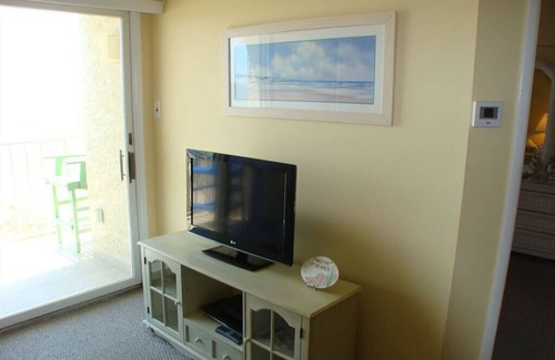 Sea Isle City Condo | 4100 Boardwalk, Unit 3C