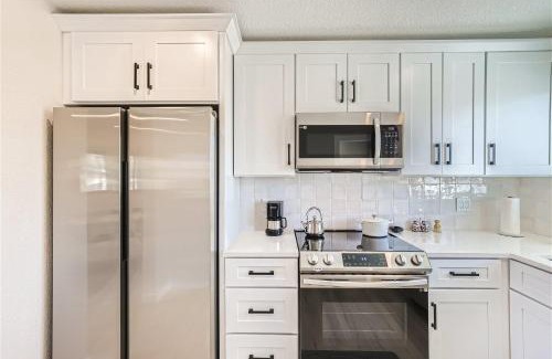 Lakewood House | 411 S Owens St - Lakewood