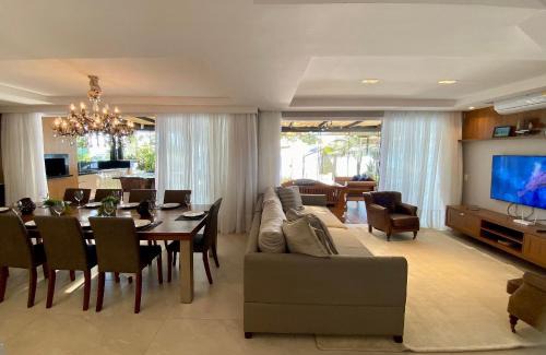 Centro House | 415 - Casa frente mar para alugar Bombinhas com 4 suítes