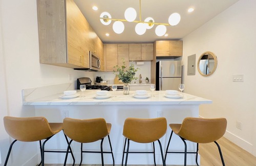 Corridor House | 4173-Newly renovated stylish home
