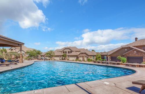 Washington House | 4194 Coral Ridge Resort Dog Friendly, BBQ grill, Private Hot Tub, Community Pool