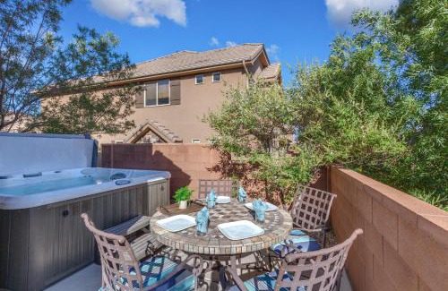 Washington House | 4194 Coral Ridge Resort Dog Friendly, BBQ grill, Private Hot Tub, Community Pool