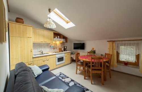 Moosbach Apartment | 41qm große 2-Zimmerwohnung mit Balkon für 2 bis 3 Personen