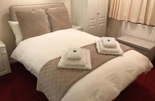 Worksop House | 42 Beaumont Rise Rental - Worksop