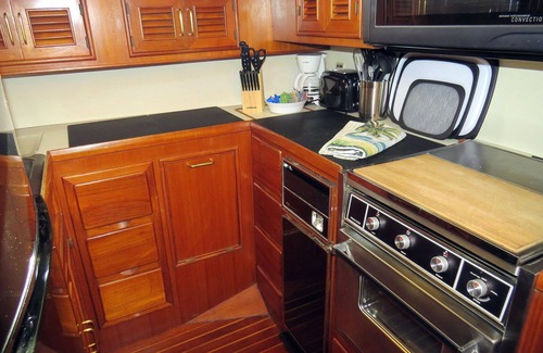 Gig Harbor Boat Rental | 42' Ponderosa Located in the Historic Gig Harbor Marina & Boatyard