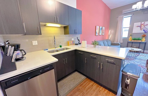 Near South Side Apartment | 420 friendly 2br/2ba with optional parking/sleeps 6
