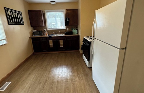 Detroit House | 420 friendly 3-bedroom house in Detroit with WiFi, AC