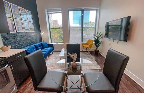 Near South Side Apartment | 420 friendly beautiful unit with optional parking and sleeps 6
