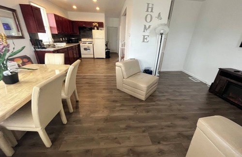 Detroit House | 420 friendly Spacious 3-bedroom house in cool Detroit with WiFi and AC