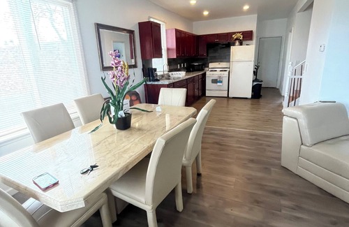 Detroit House | 420 friendly Spacious 3-bedroom house in cool Detroit with WiFi and AC
