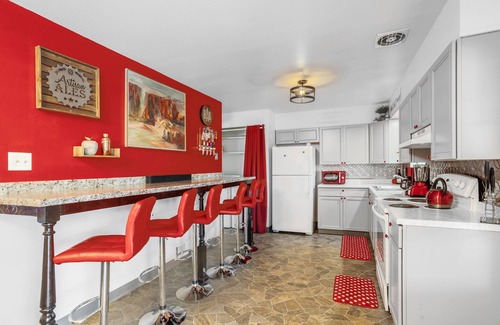 Alta Vista Area House | 420 PS5 HotTub Arcade Theater PoolTable RedRocks