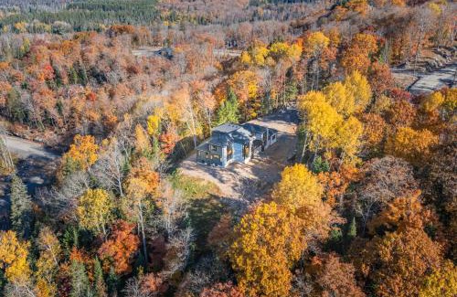 Lake of Bays House | 4200sqf Luxury Muskoka Estate in Lake of Bay, Huntsville