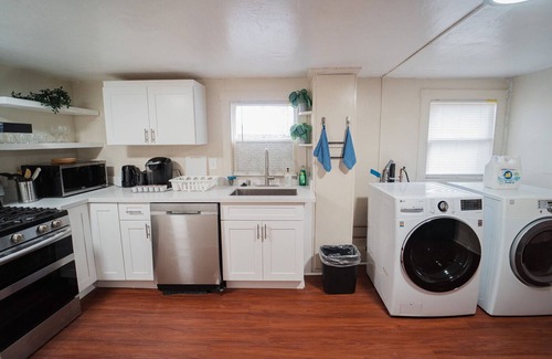 Mosswood Apartment | 425B Ground 3B1B Unit Gated Parking near Bart & FW, shops and restaurants