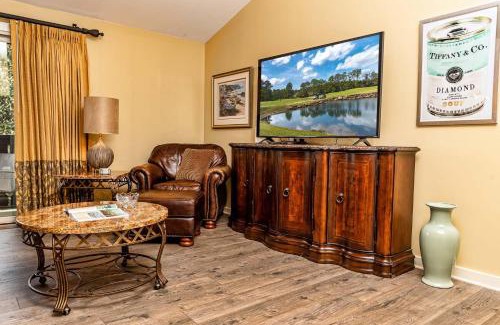 St. Augustine House | 4304-1P Top floor 1 BR with private balcony