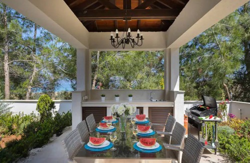 Argaka Villa | 435 m² Villa ∙ 5 bedrooms ∙ 10 guests
