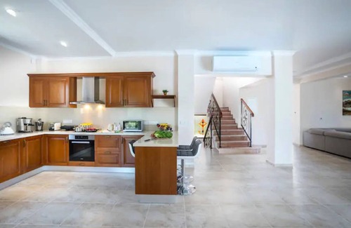 Argaka Villa | 435 m² Villa ∙ 5 bedrooms ∙ 10 guests