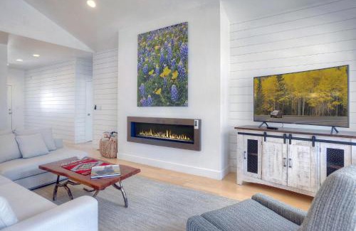 Hermosa House | 436 Estancia Loop