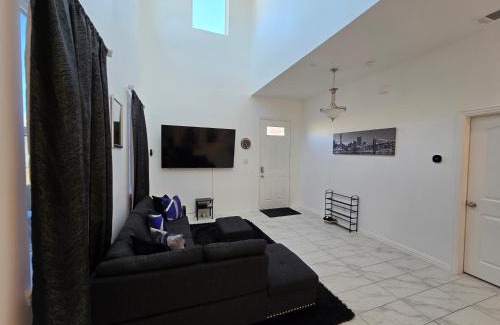 Irving House | 4375 Hebron St