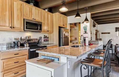Tahoe Keys Condo | 439AW Tahoe Keys Studio Perfect Couples Get Away