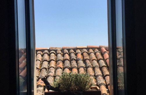 Castellabate Historic Centre House | 44 Steps Holiday Home - terrace with sea view, equipped kitchen, desk with wifi