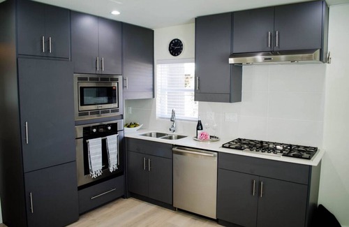 Riley Park-Little Mountain House | 442 · Furnished 2 BDRM Coach House
