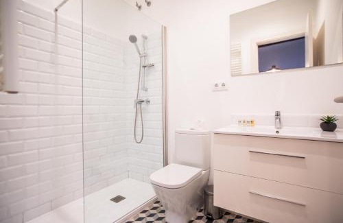 La Sagrada Familia Apartment | 44MAL1084- Bright 2BR apartment