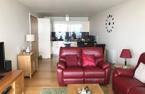 Westleigh Apartment | 45 Horizon View - Luxury Apartment with Amazing Sea Views in Westward Ho!