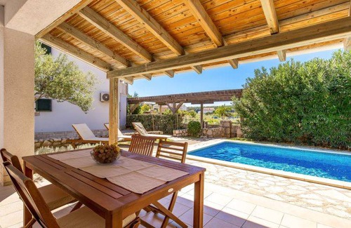 Rab Apartment | 45 m² Apartment ∙ 1 bedroom ∙ 4 guests