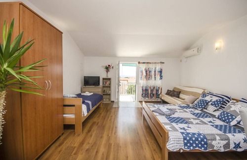 Tribunj Apartment | 45 m² Apartment ∙ 3 guests