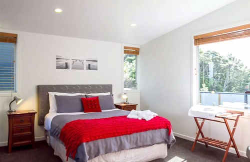 Mahurangi West Bed & Breakfast | 45 minutes from Auckland yet a world away from the city