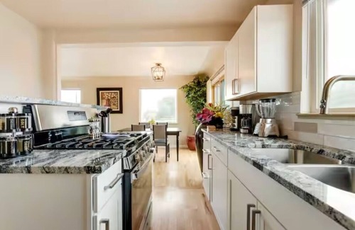 Hilltop House | 45 s colorado/Cherry Creek