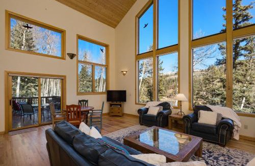 Columbine Lake House | 450 Beaver Circle