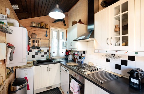 Biscarrosse Plage House | 450 m from beaches, fully-equipped house with wooded garden.