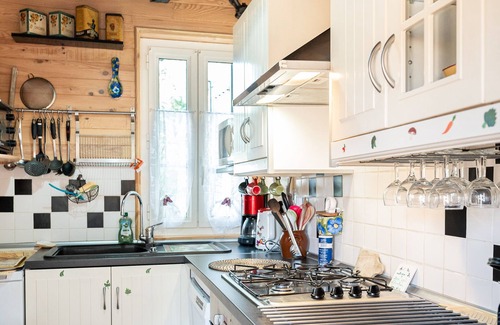 Biscarrosse Plage House | 450 m from beaches, fully-equipped house with wooded garden.