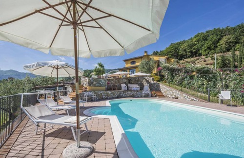 Casalguidi Villa | 450 m² Villa ∙ 7 bedrooms ∙ 14 guests