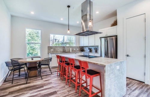 Oak Lawn House | 4508 unit D · DriemHouse | High design | Edge of Highland Park