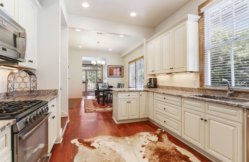 Mid-City House | 4526 Banks Street · Prime MID-CITY Location 3 Bedrooms
