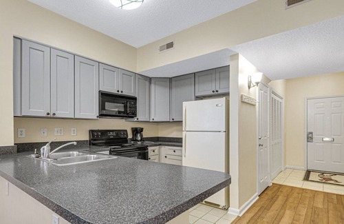 Red Hill Condo | 4595 Girvan Drive Legends
