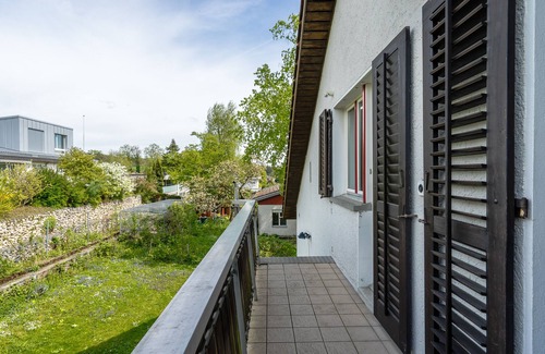 Kloten Apartment | 45m2 studio in a villa in the countryside, airport 10min /Zurich HB 29min